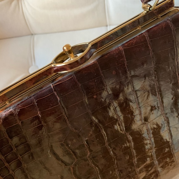 Vintage Alligator Handbag - Picture 4 of 6